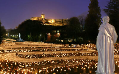 Lourdes: Via Crucis y Procesion de las antorchas